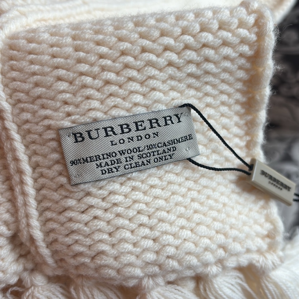 Burberry Cable knit scarf shawl wrap pockets - Picture 2 of 12